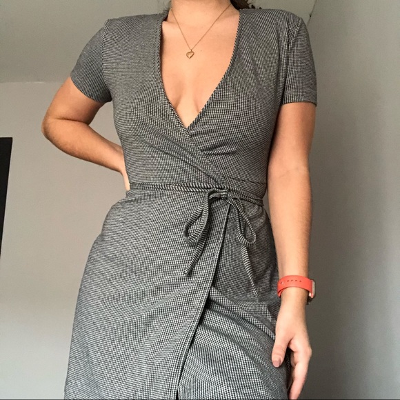 Midi houndstooth pattern cross over tie dress - Picture 1 of 4